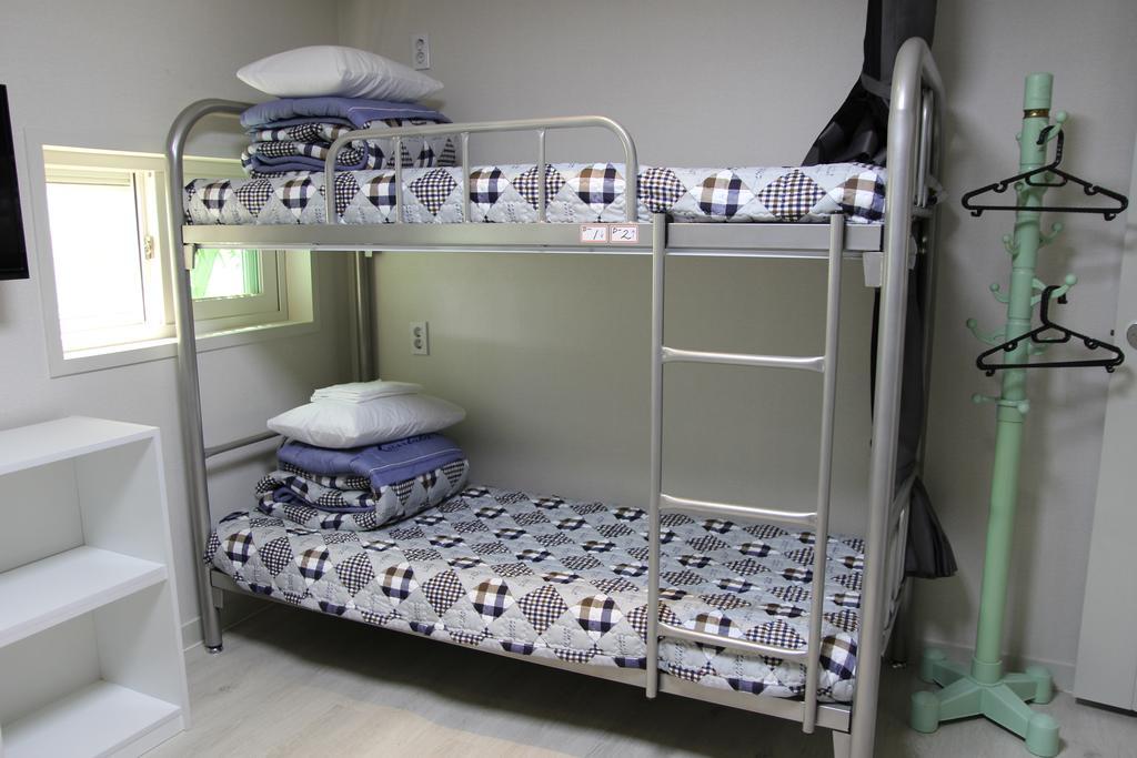 Embassy Guesthouse Itaewon Сеул Номер фото